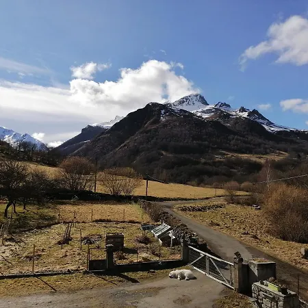 Aux D'estaing Croises, De Montagne Accessible A Tous Estaing (Hautes-Pyrenees)